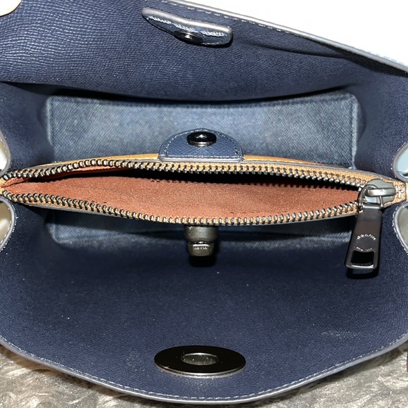 Coach Willow Bucket Bag - Picture 5 of 11